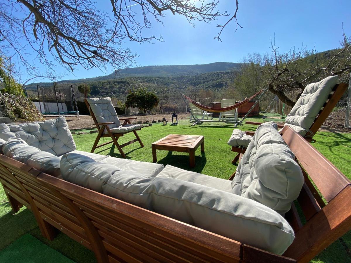La Huerta Del Castillo Con Su Caz De Agua - Enjoy Life & Relax Castillo de Locubín Extérieur photo